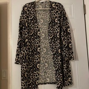 Womens leopard light weight cardigan size XL